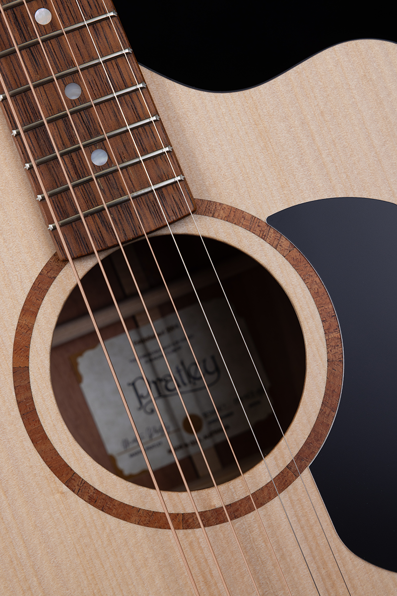 Pratley Classic Series OM Solid Bunya Top, Solid Maple Back & Sides w/ Cutaway w/ Pickup w/ Case