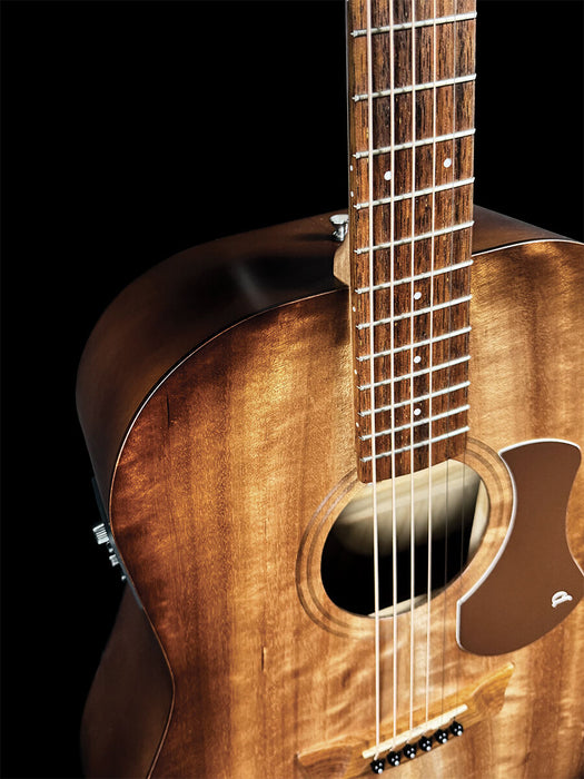 Pratley SL Dreadnought Solid Maple Top, Layered Araucaria Back & Sides w/ Pickup w/ Bag